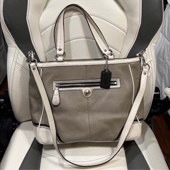 Coach Handbags - Coach Laura Spectator Tote, EUC